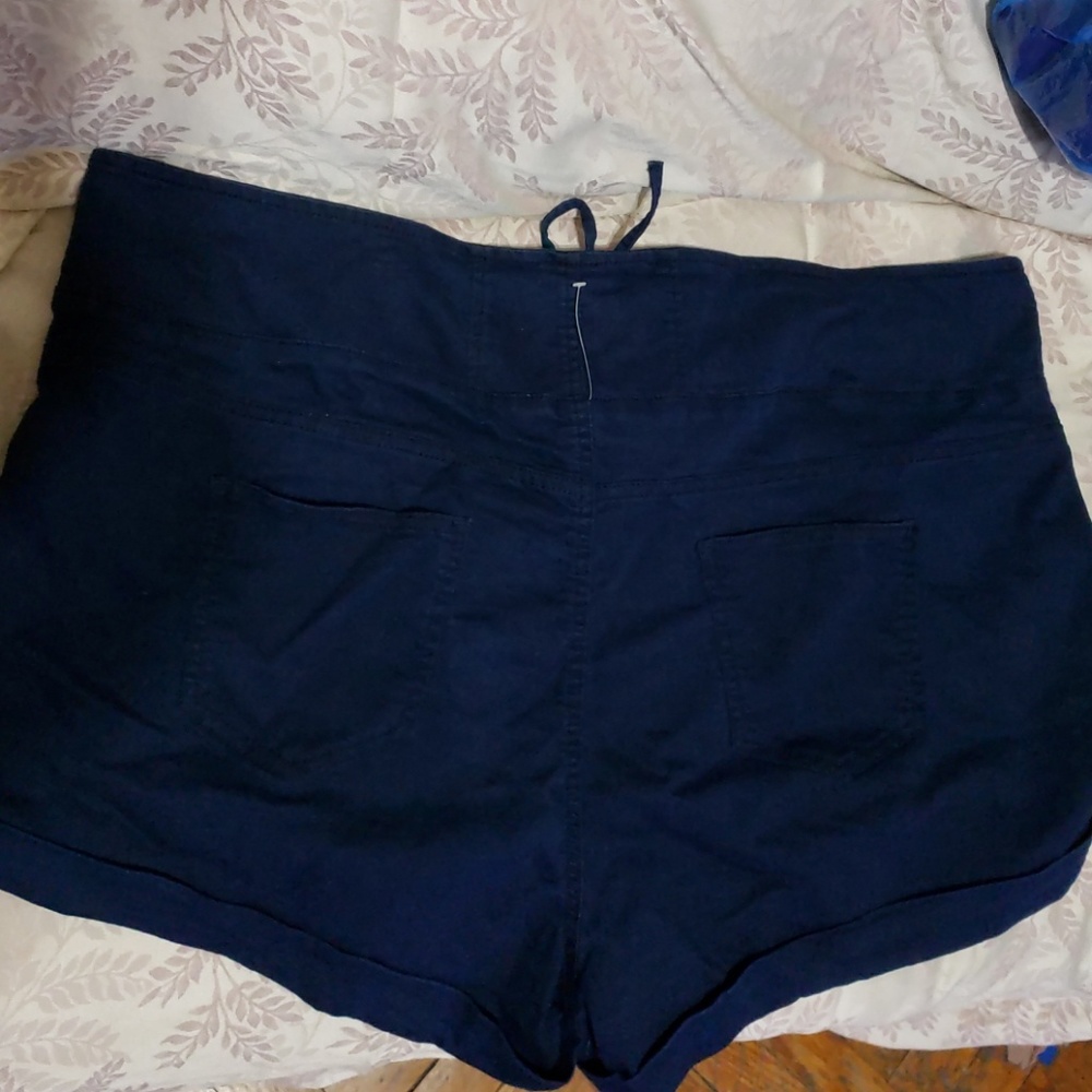 Shorts - Picture 2 of 2